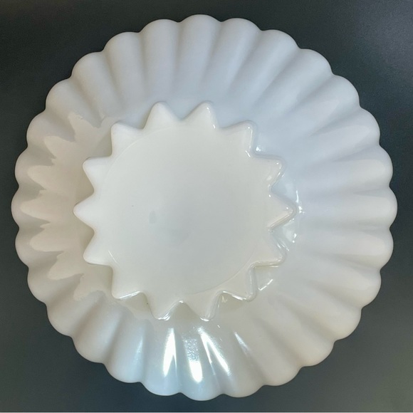 Vintage Milk Glass Serving Bowl and 5 Salad Bowls Rachel Pattern Anchor Hocking - Picture 2 of 13